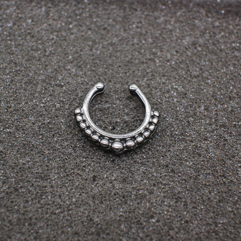 Black Hoop Nose Ring (Faux Piercing) - gothicstate