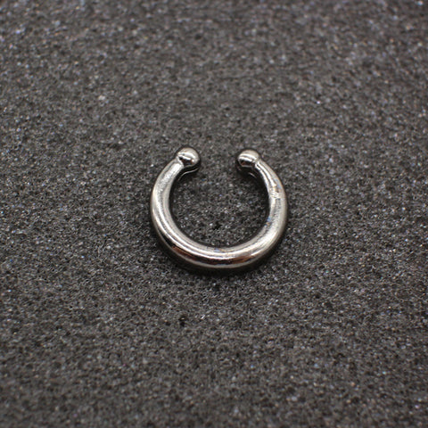 Black Hoop Nose Ring (Faux Piercing) - gothicstate